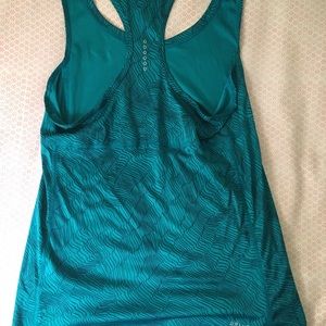 Nike green w pattern tank top